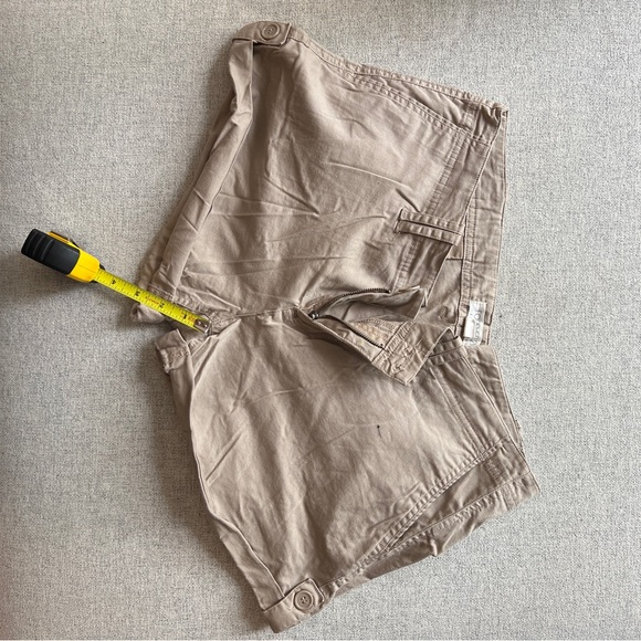 Forever 21 size 12 khaki short - Picture 2 of 4